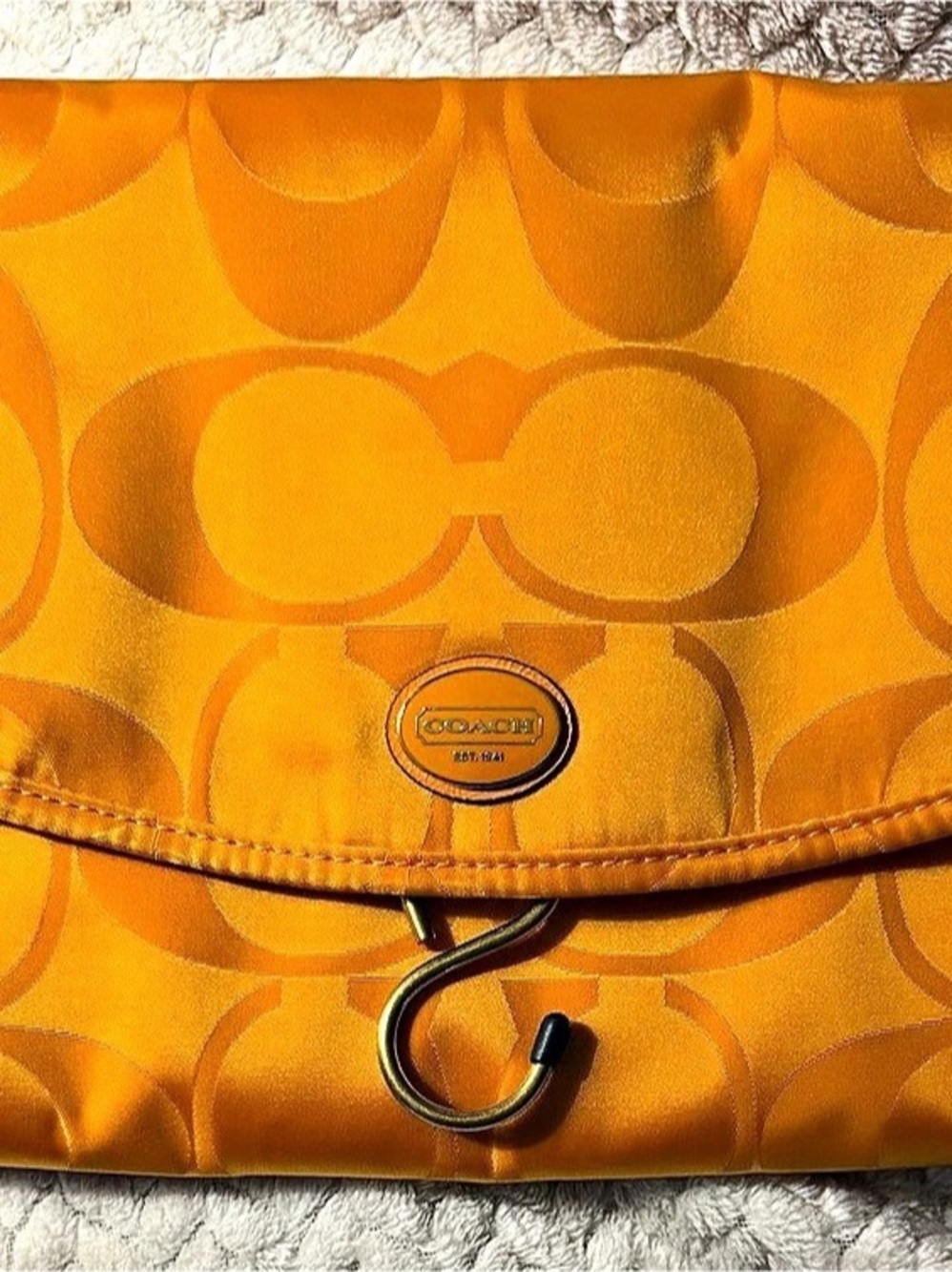 Coach Signature Jacquard Hanging Makeup Travel Kit Bag Yellow/Gold